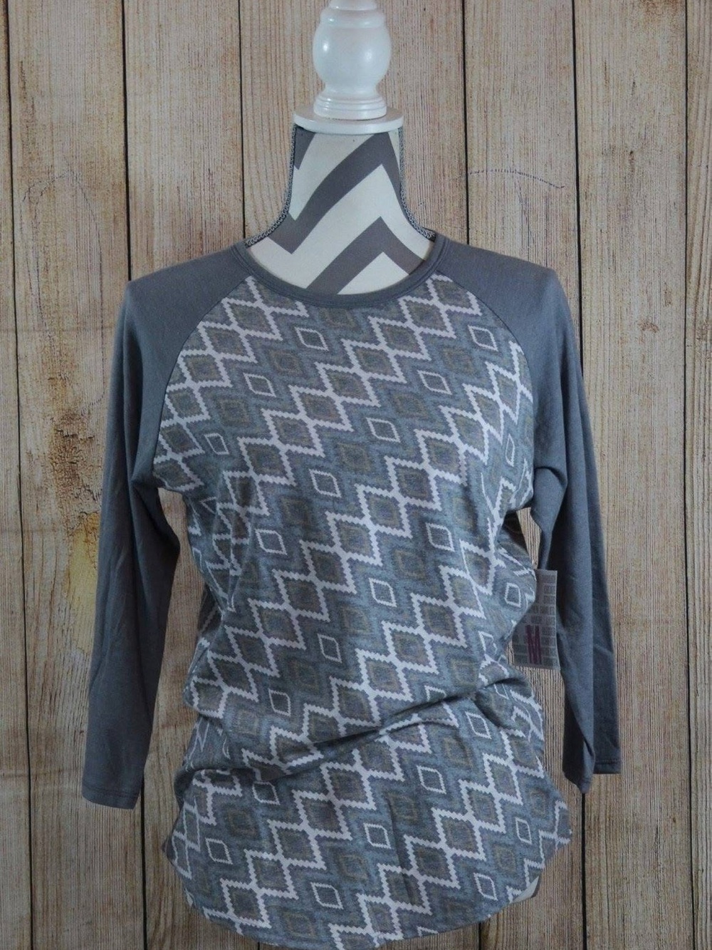 LuLaRoe Randy Gray Geometric Raglan Top